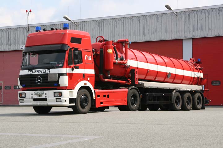 Werkfeuerwehr Merck Darmstadt Mercedes Truck