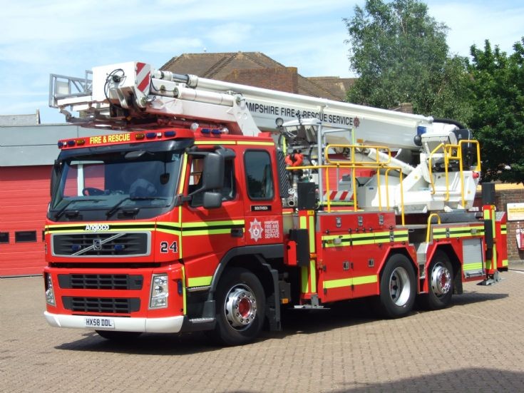 Hampshire Fire & Rescue Service Volvo Bronto 