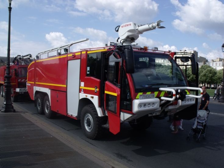 New french air force fire truck.