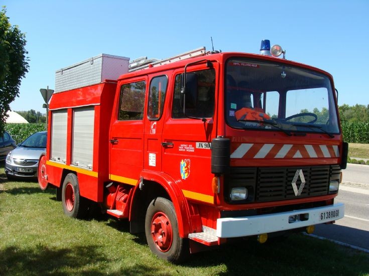 Renault pumper of Village Neuf FS