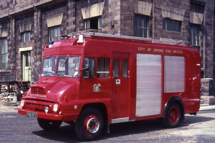 City of Oxford ET 1966 Ford Thames Trader