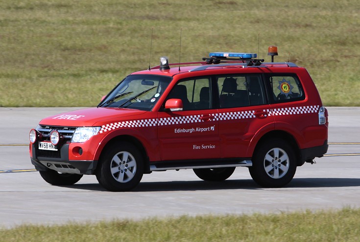 Edinburgh Airport Mitsubishi Shogun