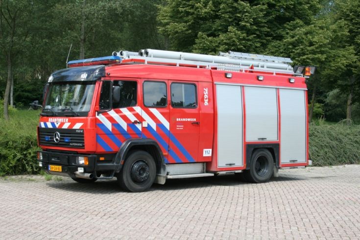 Mercedes Ecoliner Brandweer Axel