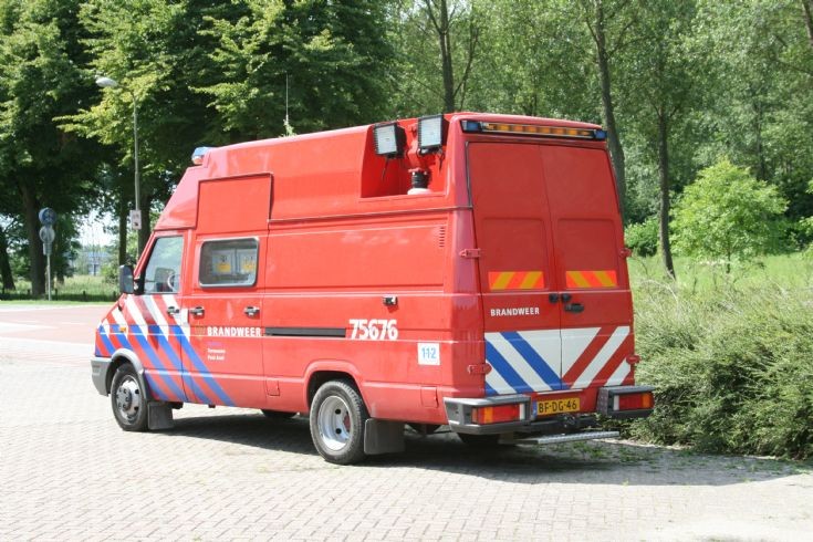 Brandweer Axel Iveco Rescue unit back