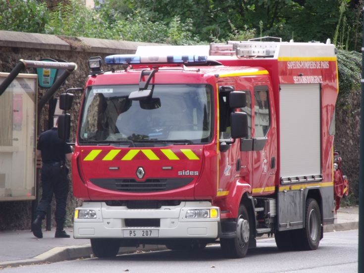 Renault Midlum PS 207 Paris