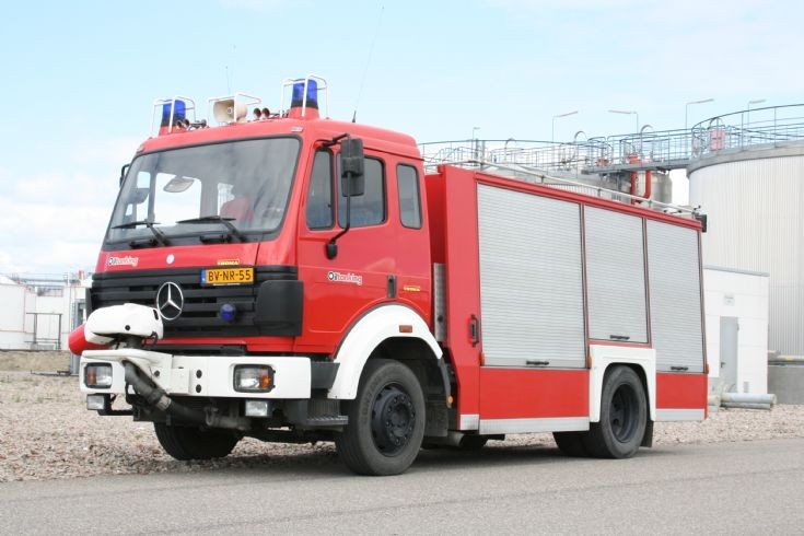 Brandweer Oiltanking Mercedes Rosenbauer