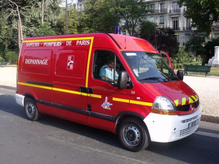DEP25 Renault Trafic Paris