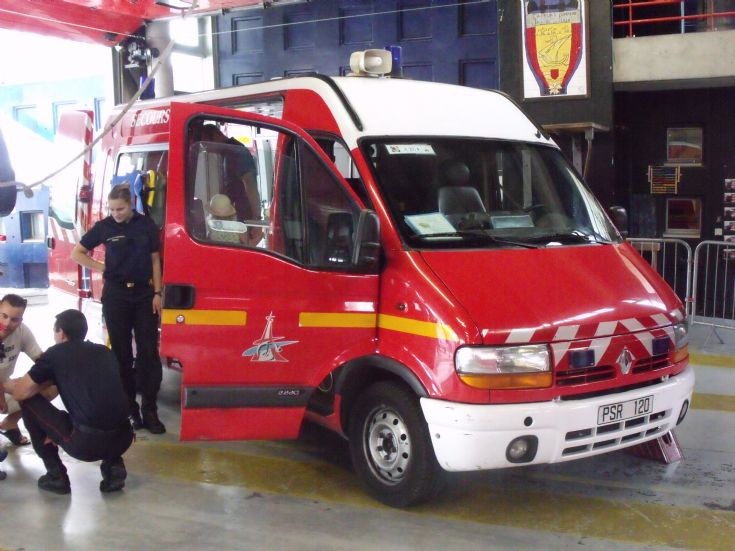 Renault Trafic PSR120 ambulance France