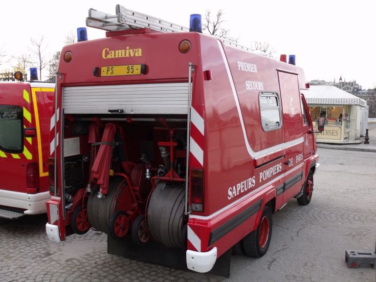 Renault PS95 in Place de la Concorde.