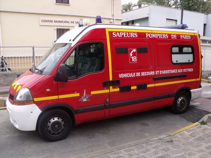 Renault Master light ambulance VSAV 11.