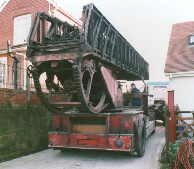 Leyland Metz CKH407 150' TL - rear view