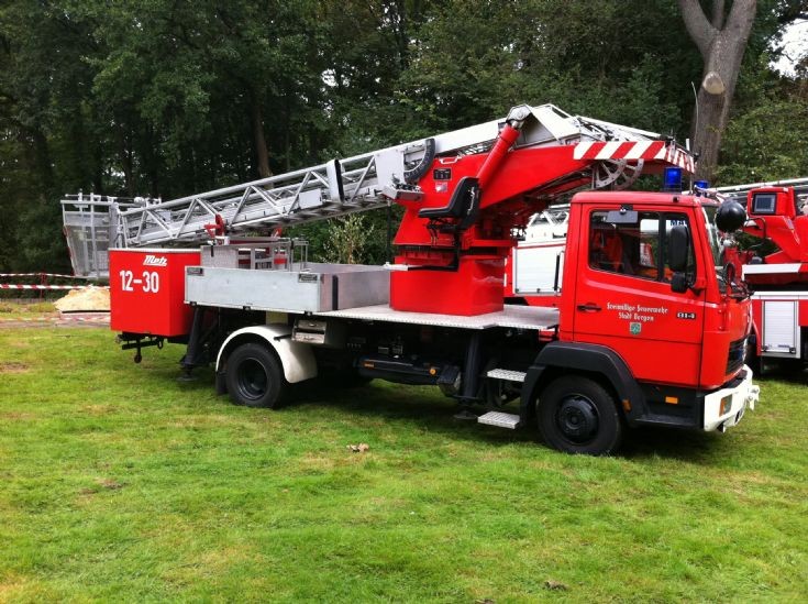 Feuerwehr Bergen TL Mercedes Metz