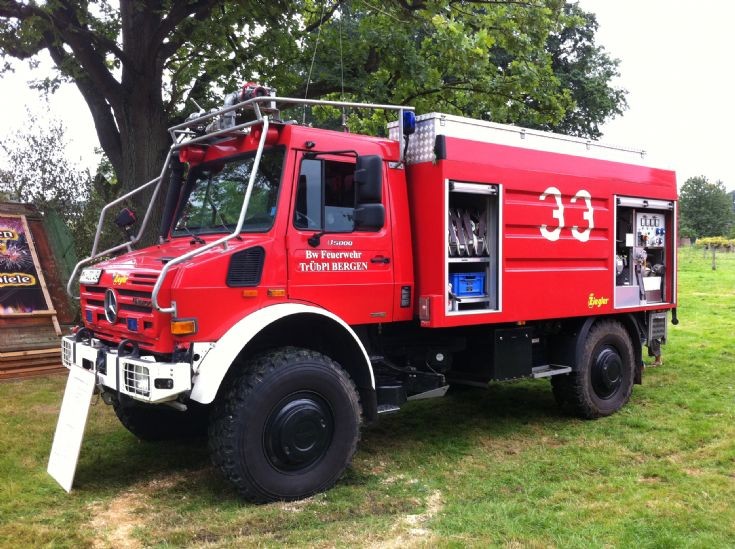 Feuerwehr bergen 4x4 Mercedes Unimog