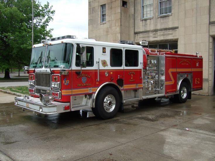 Louisville Fire dept Engine 2 Seagrave