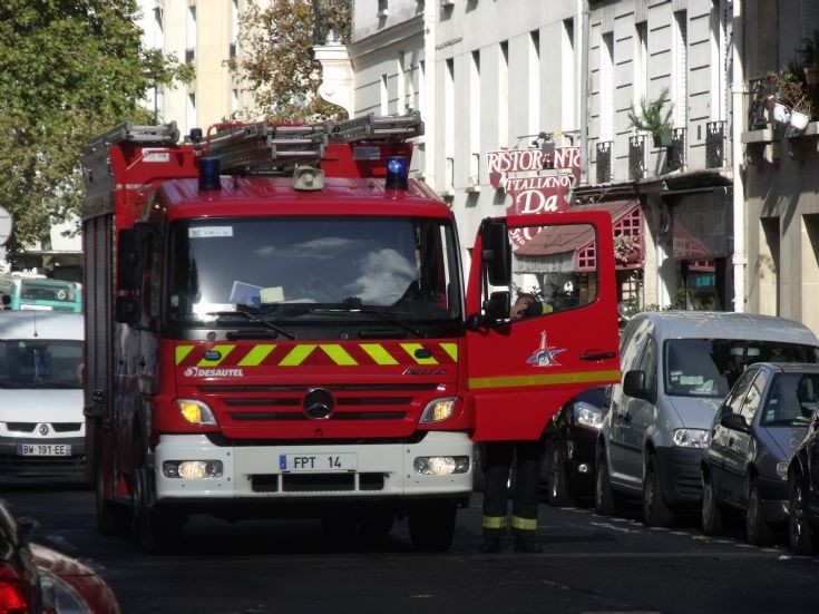 Mercedes Atego fire truck Paris