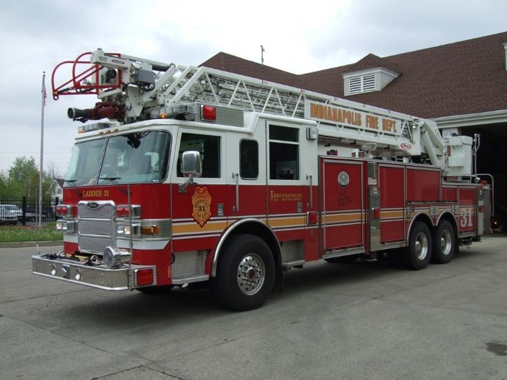 Indianapolis Ladder 31 2008 Pierce Arrow XT 100