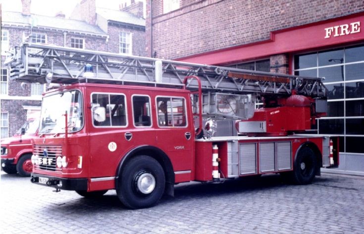 North Yorkshire ERF/Metz TL