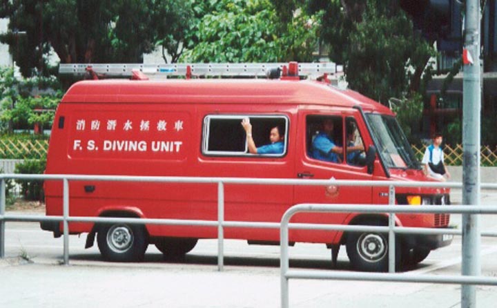 HKFSD Mercedes Diving van Hong Kong