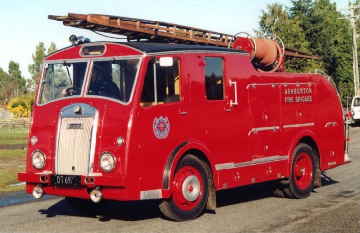 New Zealand Dennis DT697