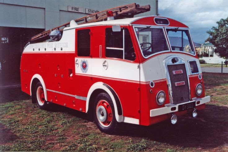 New Zealand Dennis DY 3003