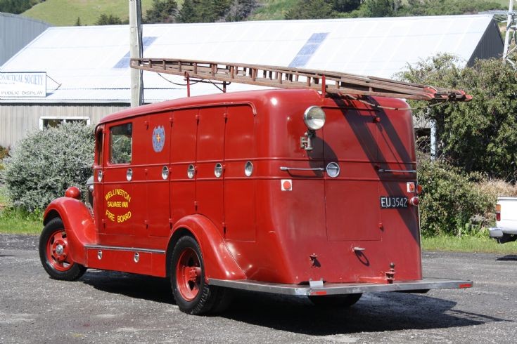 New Zealand Fordson EU 3542 back