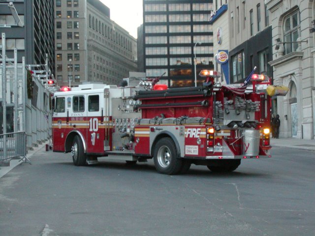 Engine 10 FDNY leaving Station 10