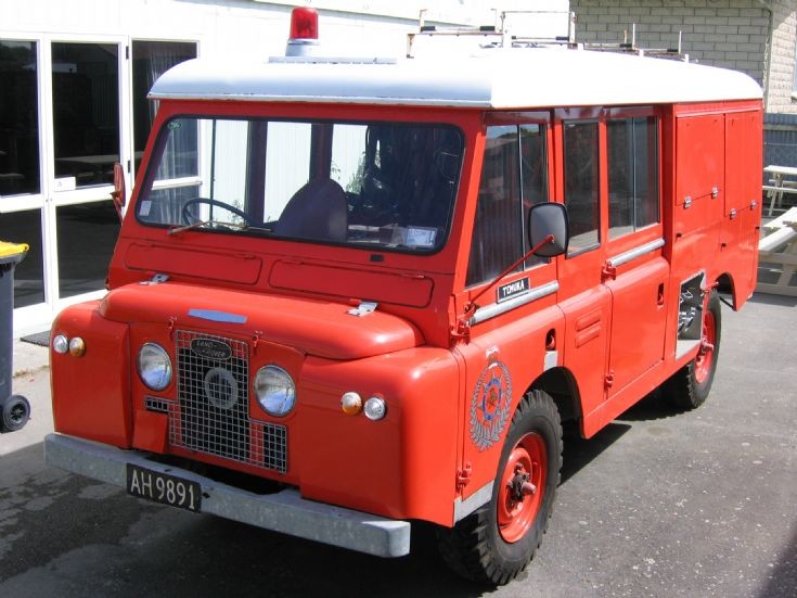 New Zealand Land Rover - AH9891