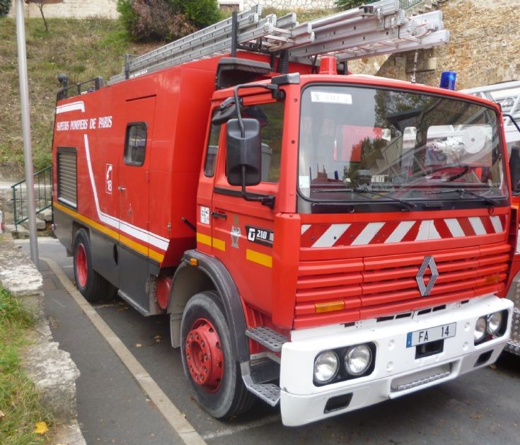Renault G210 fire truck.