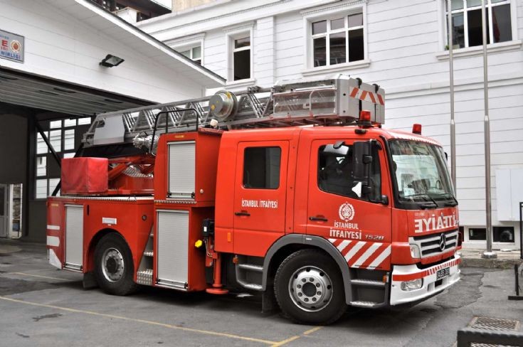 Istanbul 18 M ladder Mercedes