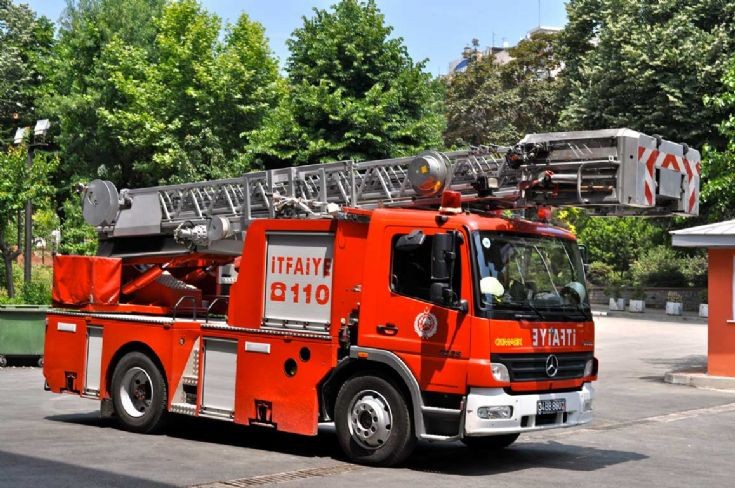 24 M Ladder Fire dept Istanbul Mercedes 