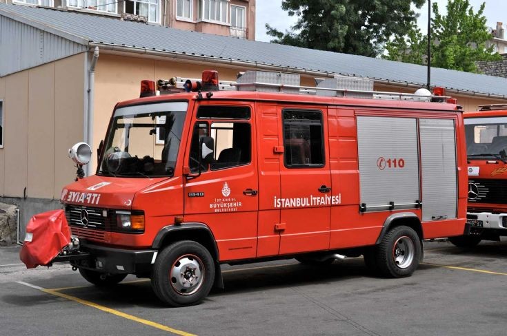 Guide vehicle Istanbul Fire dept Mercedes
