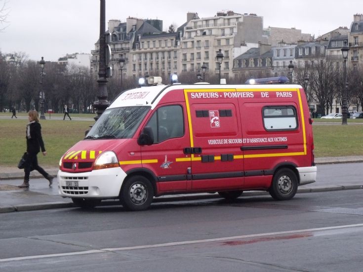 VSAV 53 Renault Master Paris 