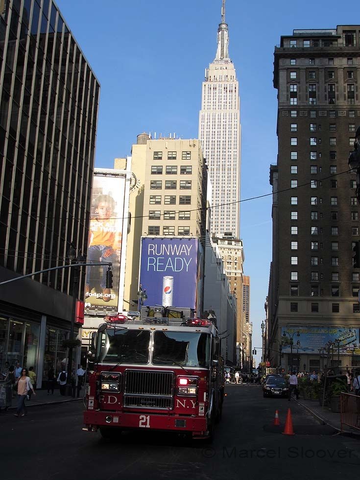 Seagrave Hells Kitchen ladder 21 front