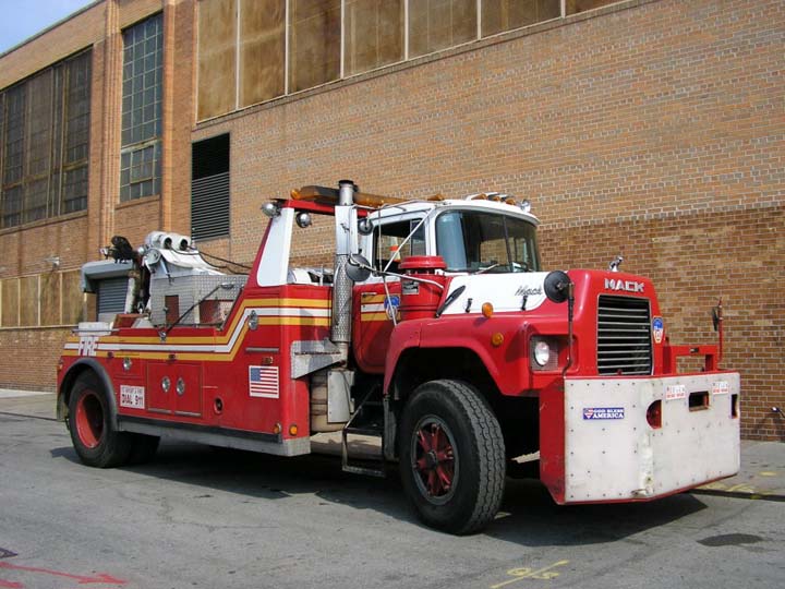 FDNY Mack Heavy wrecker