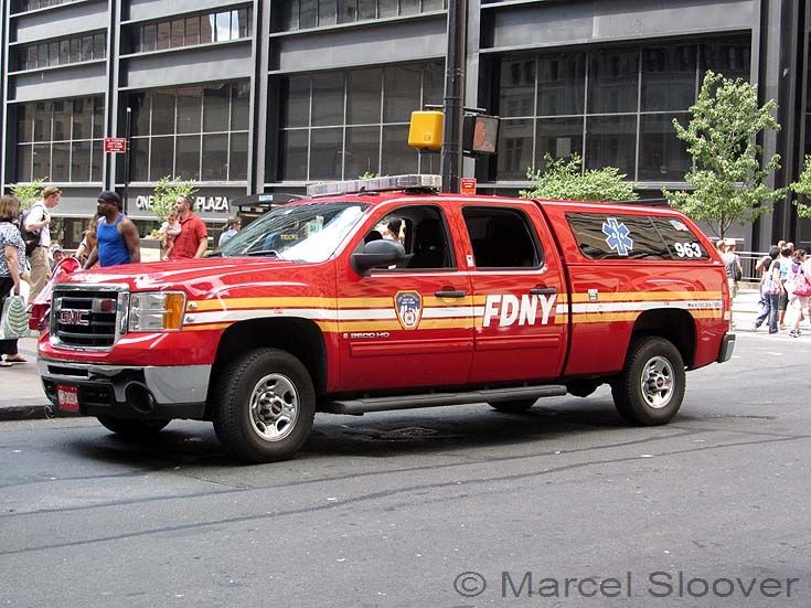 FDNY GMC 2500 HD 
