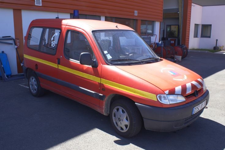 Citroen liaisons car.