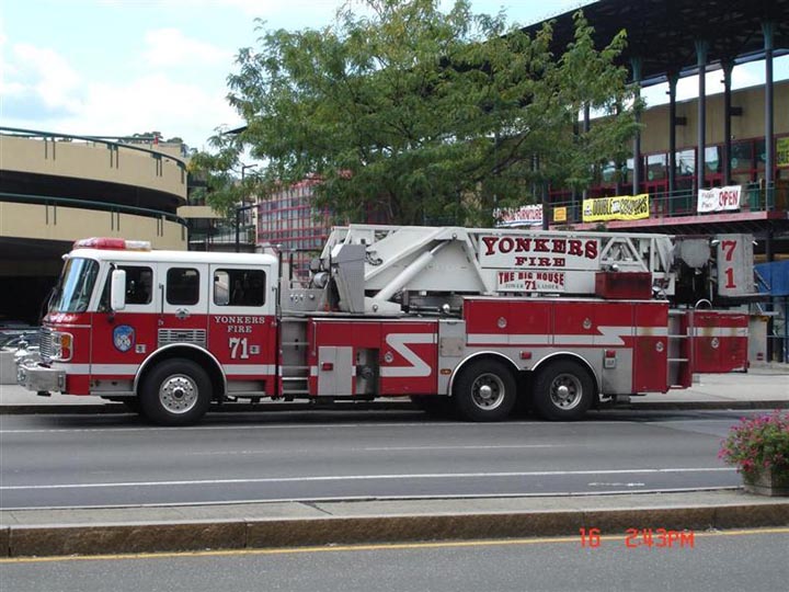 American LaFrance Tower Ladder 71 Yonkers NY 1/64 Code 3 – Miniature Pompier Métal Et Plastique