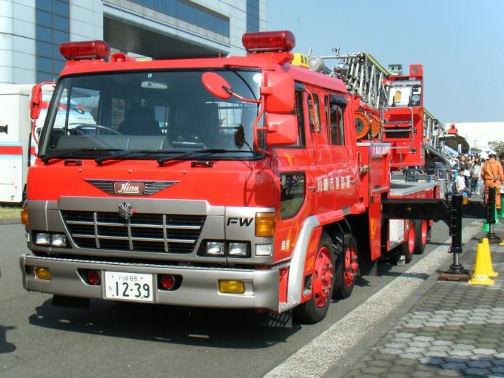 Hino Ladder - Kawasaki City Fire Department