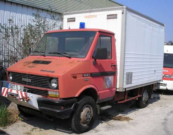 Operationnal support light truck Nimes 5607TL30