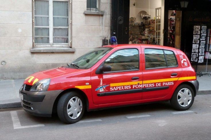 light liaisons Renault Clio Paris FB