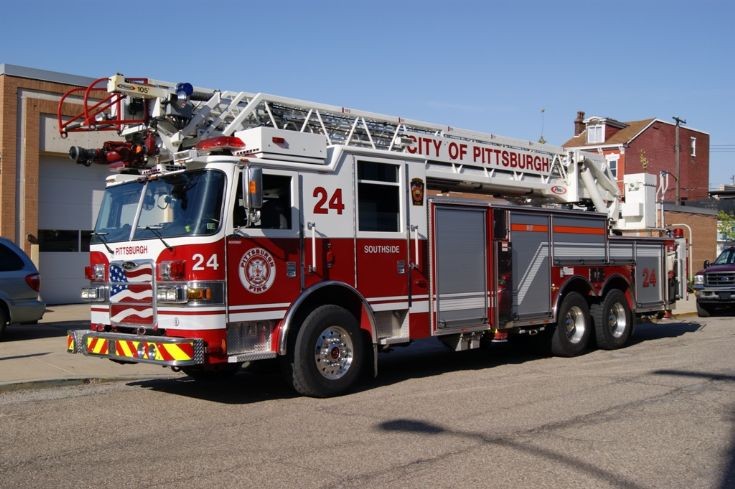 Pittsburgh Bureau of Fire Truck 24