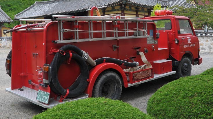 Fire Engine at Pyo Chung Sa, South Korea