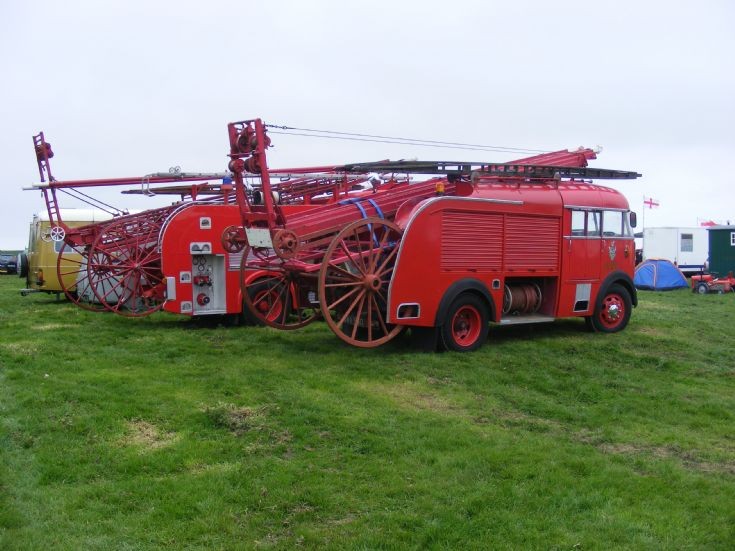 commer and dennis rear view