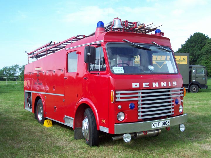 Dennis D series XTT310S front 2