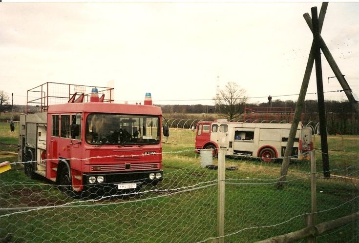 S&D Saxon DPL London FB YHV 196T at play