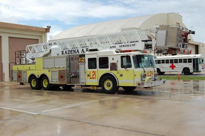 usaf kadena ab p21 ladder truck