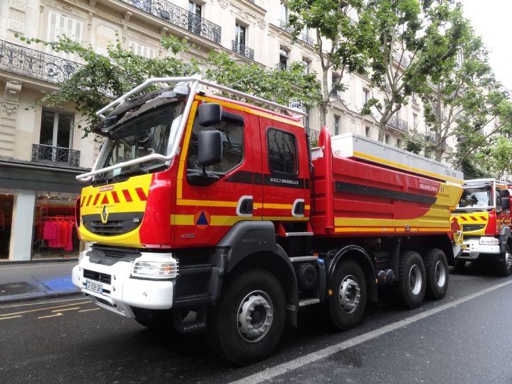 Renault Civil Defense - USC France in Paris