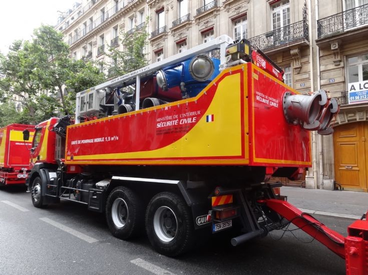 Renault Civil Defense - Prime Mover