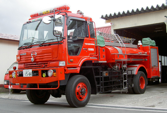 Ominato FD Hino 4x4 water tanker