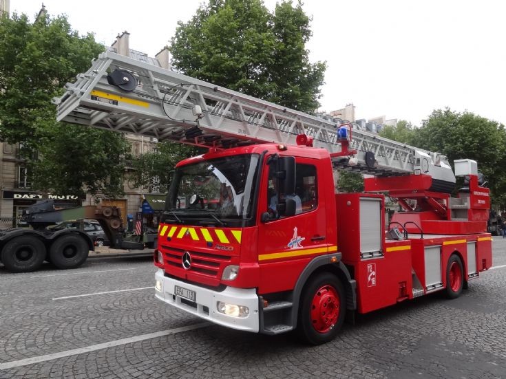 Mercedes Benz Paris FB TL 113